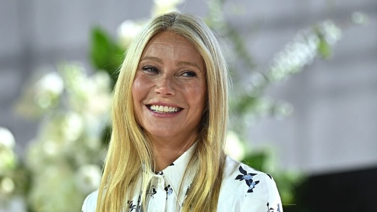 Gwyneth Paltrow cooks topless, prompts hilarious response from daughter Apple