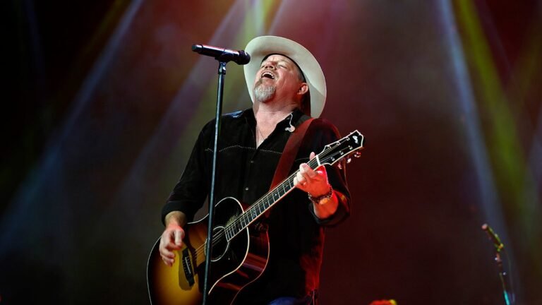 Country singer Pat Green takes action after losing family members to Texas floods