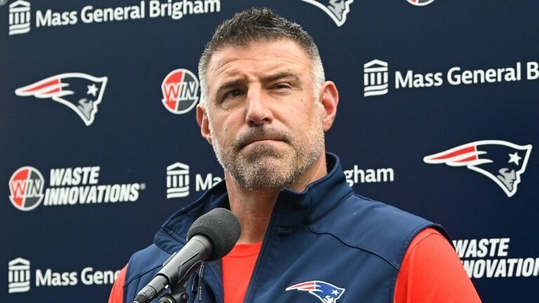 Patriots coach Mike Vrabel roasts reporter for not paying attention during training camp media session