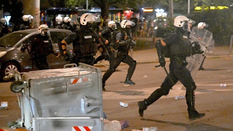 Anti‑corruption protests hit European nation as calls for new elections grow