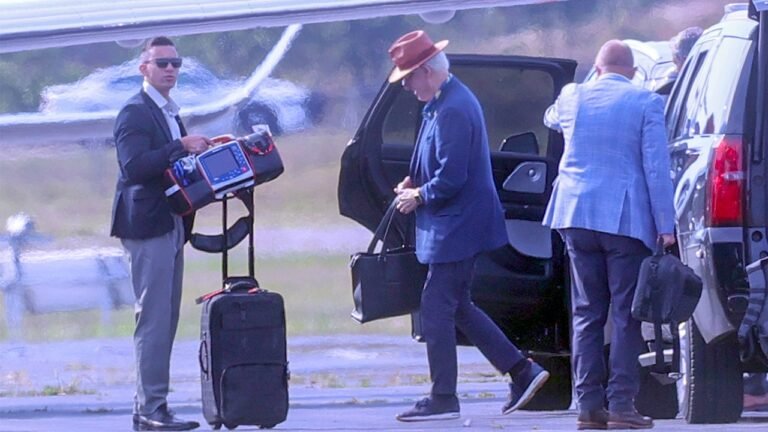 Bill Clinton seen leaving airport with defibrillator, sparking health fears