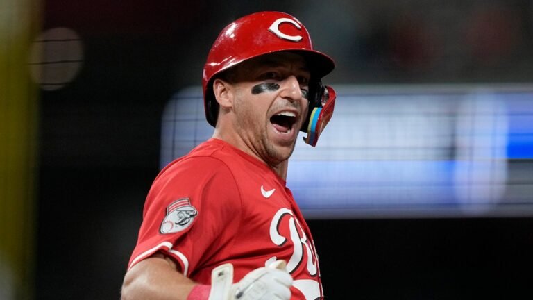 Braves, Reds combine for historic 16-run 8th inning in wild game