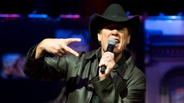 Country star Ronnie McDowell told son he was 'having a stroke' during live performance