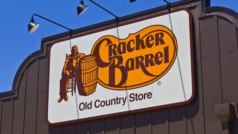 Democrats join conservatives in slamming Cracker Barrel's woke rebrand and more top headlines