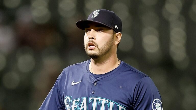Mariners pitcher shares vile message he received after poor performance