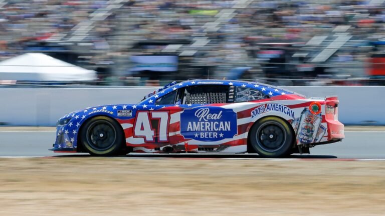 NASCAR driver Ricky Stenhouse pays tribute to Hulk Hogan with Real American Beer car, Hulkamania decal