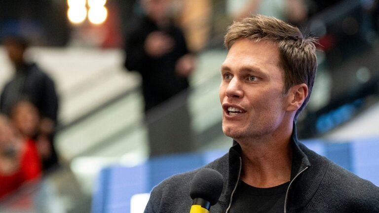 Tom Brady implores parents to 'teach your kid the right values' amid rise of NIL in college sports