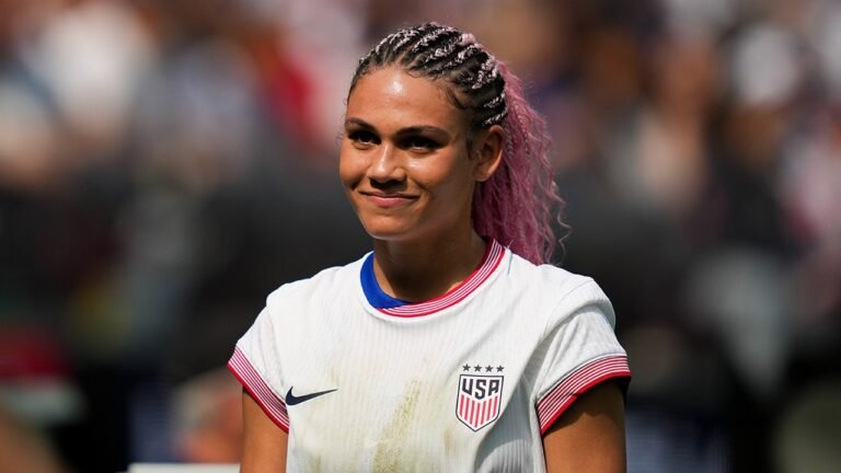 USWNT star Trinity Rodman hilariously grills in boyfriend Ben Shelton in surprise US Open presser appearance