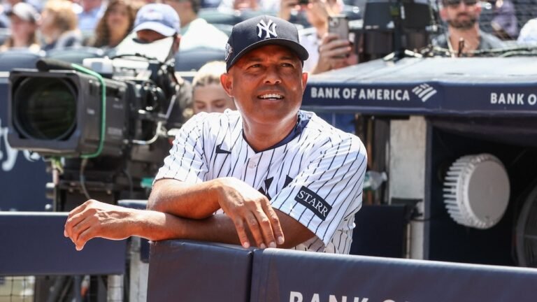 Yankees legend Mariano Rivera injures Achilles at team's Old-Timers' Day game: report