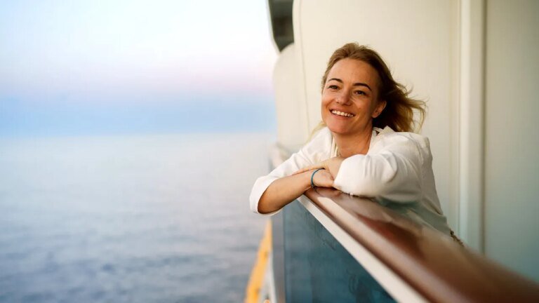 'Disgusting' cruise habit divides social media, plus wedding guest scolded by groom's mom