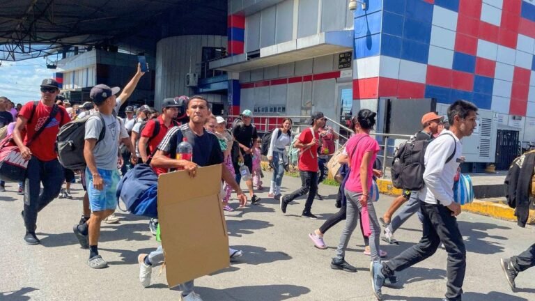 14K migrants hoping to enter US turn back, UN finds