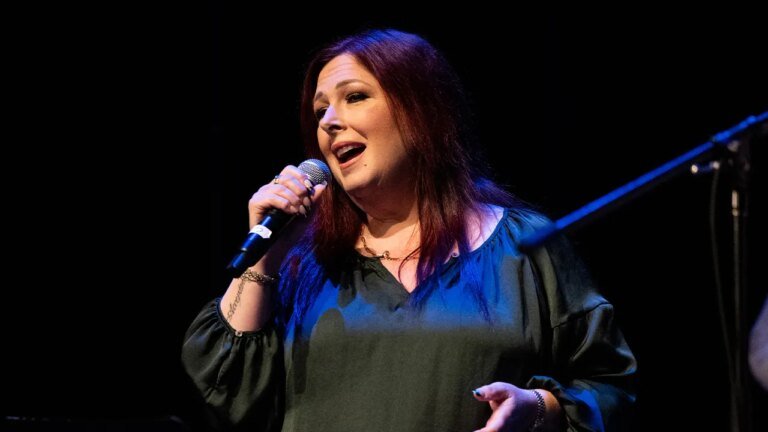 Carnie Wilson admitted to hospital due to lap-band surgery complications