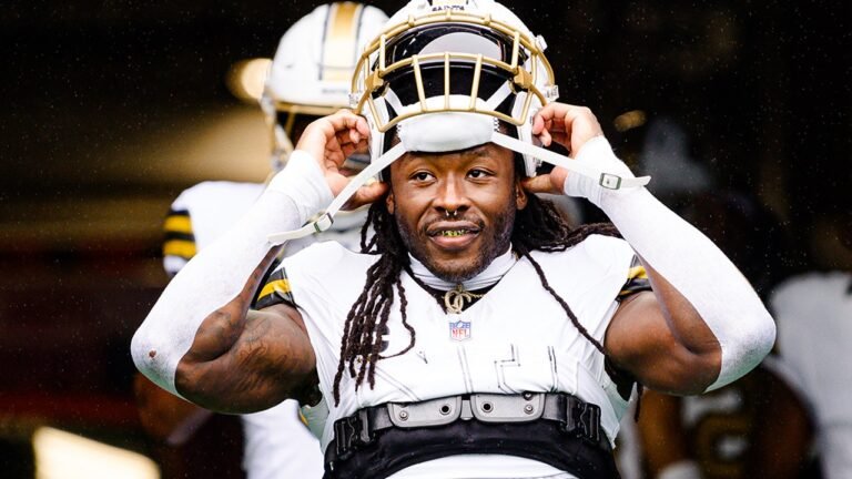 Alvin Kamara threatens retirement if Saints try to trade him: 'I'll drink a piña colada somewhere'
