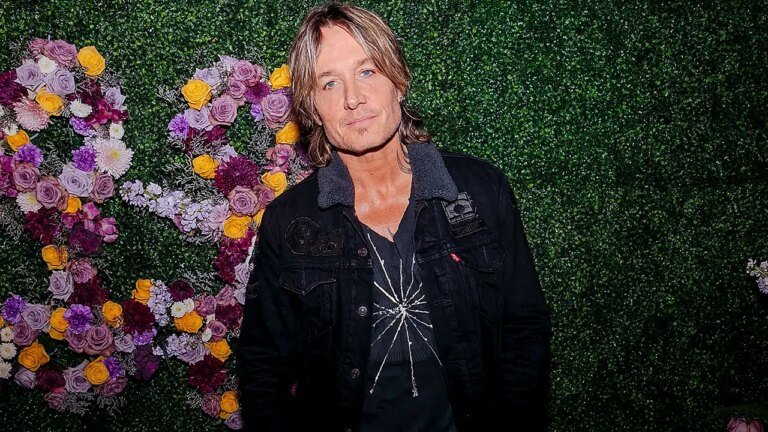 Keith Urban tells fans to stop reading into his concert behavior amid Nicole Kidman divorce