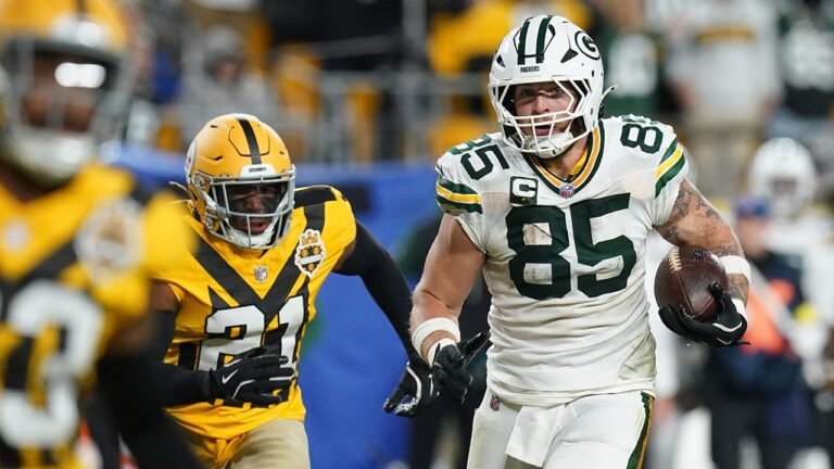 Packers' Tucker Kraft raises eyebrows with bare-headed headbutt celebration