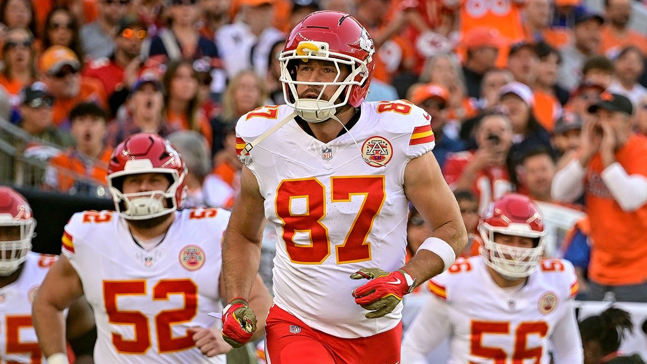 Chiefs' Travis Kelce has words with Broncos defender during pivotal divisional matchup