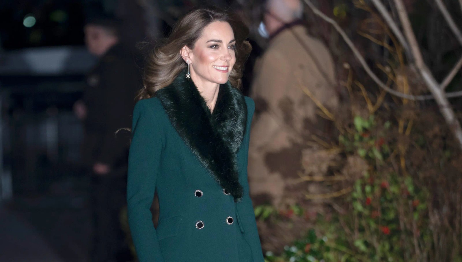Kate Middleton surprises with piano duet alongside daughter, Princess Charlotte, for Christmas carol service