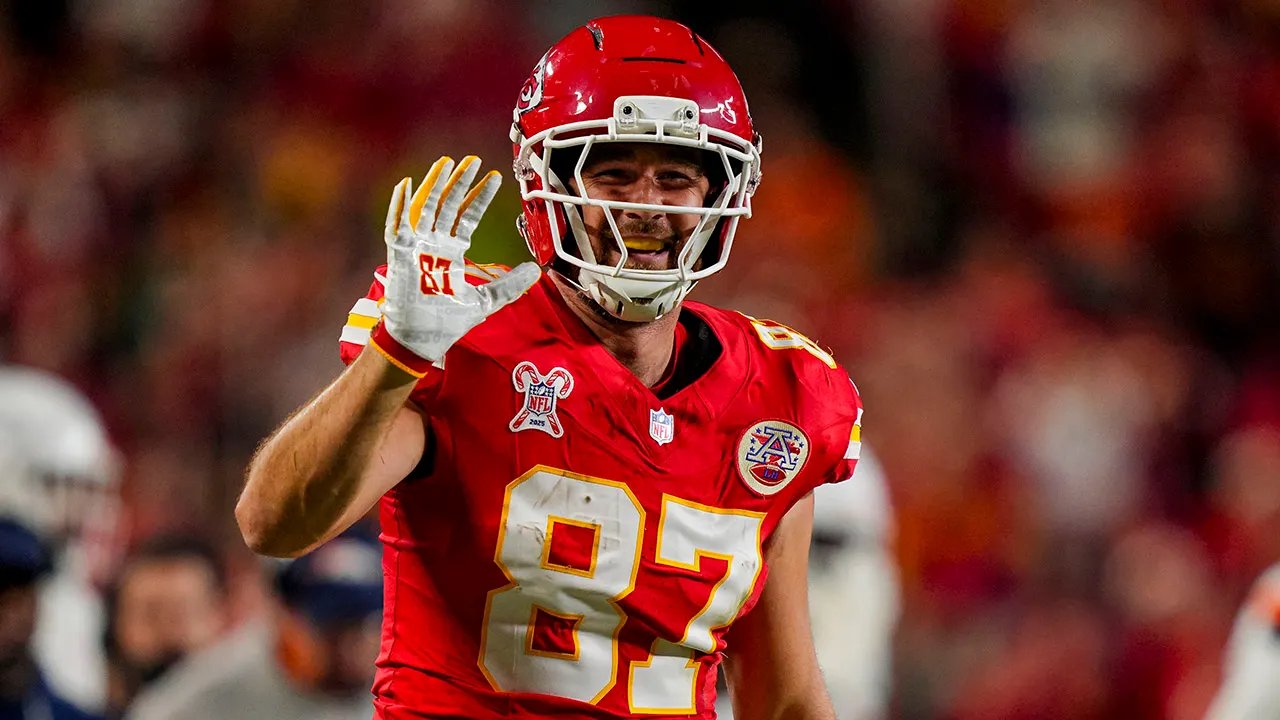 NFL legend makes bold Travis Kelce prediction as Chiefs star mulls future