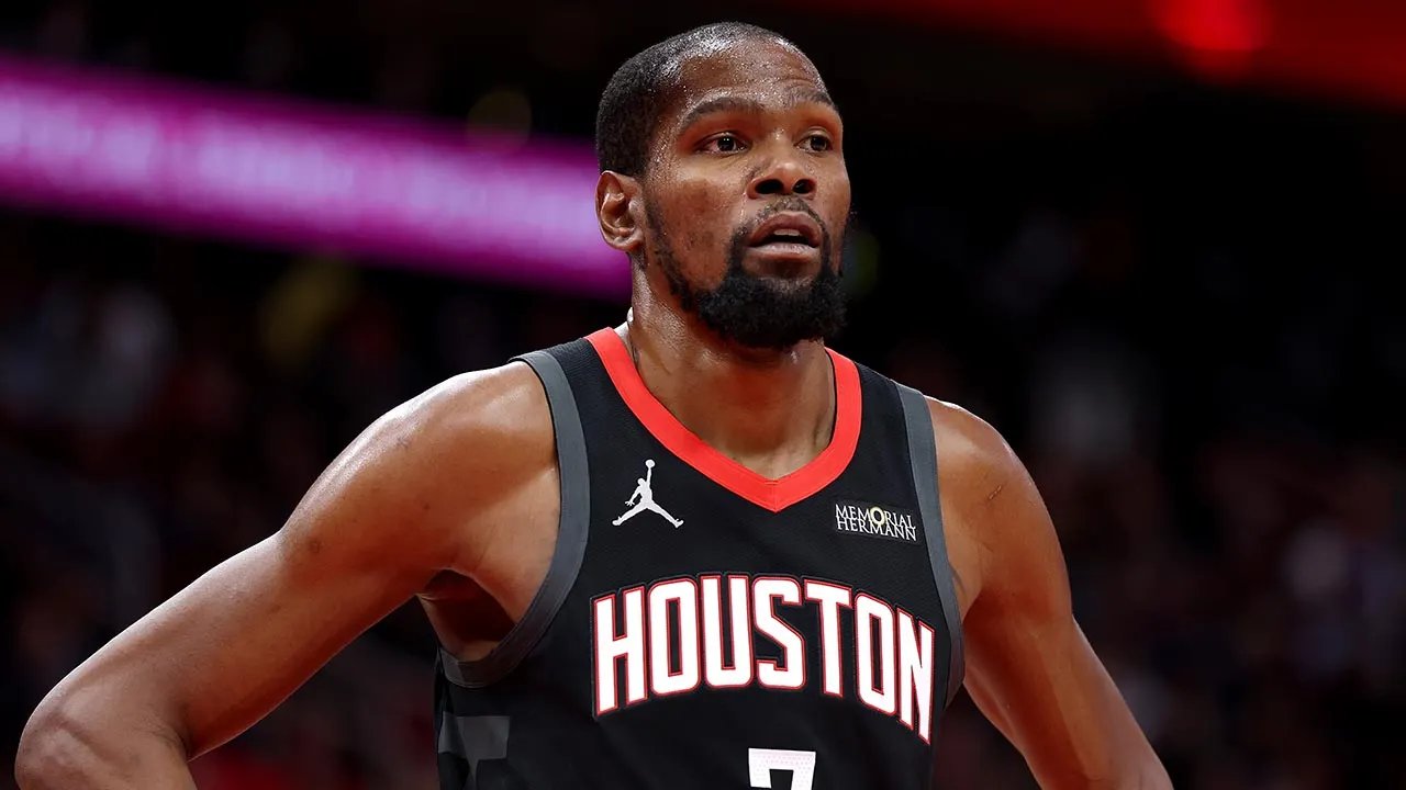 Rockets' Kevin Durant unleashes expletive-filled tirade at heckling fan in hot-mic moment
