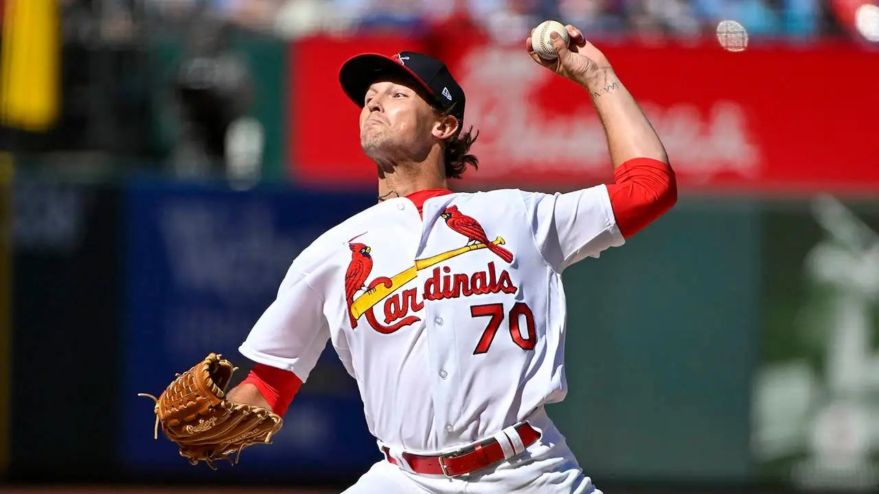 Cardinals pitcher attempting MLB comeback sustains crushing arm injury just 3 pitches into his outing
