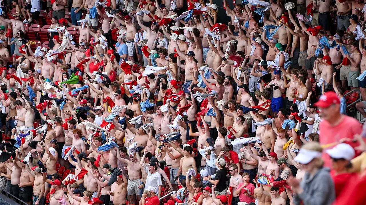 Cardinals' Ivan Herrera acknowledges shirtless mob after clubbing walk-off home run over Pirates