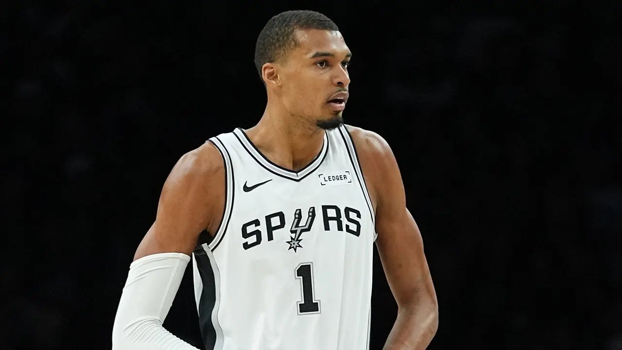 Spurs coach fires off Victor Wembanyama defense after star's Game 4 ejection for elbow-swinging incident