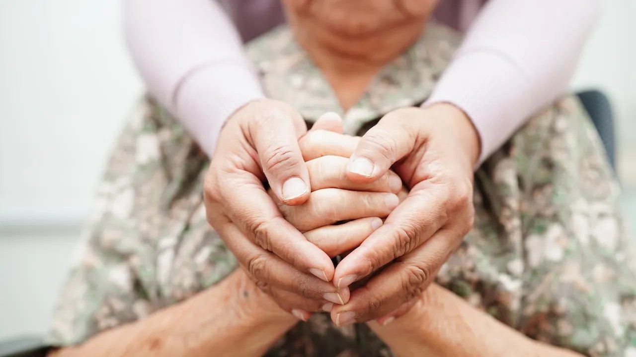 Woman with advanced Alzheimer's regained speech and memories after taking magic mushrooms