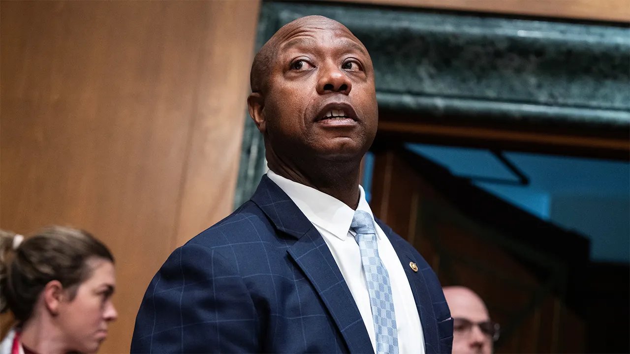 'Morning Joe' hosts do a mock prayer for Tim Scott after 'really weird' speech at midterm convention
