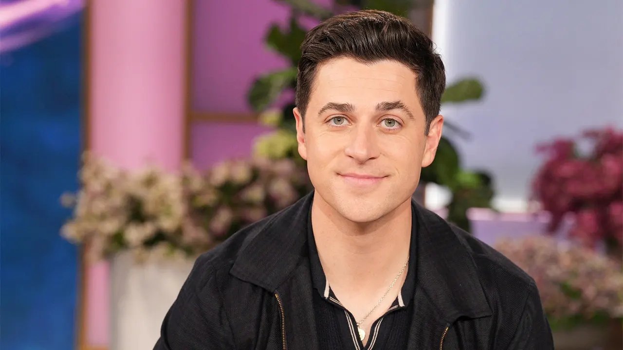 'Wizards of Waverly Place' star David Henrie says his faith cost him agents, money and friends in Hollywood