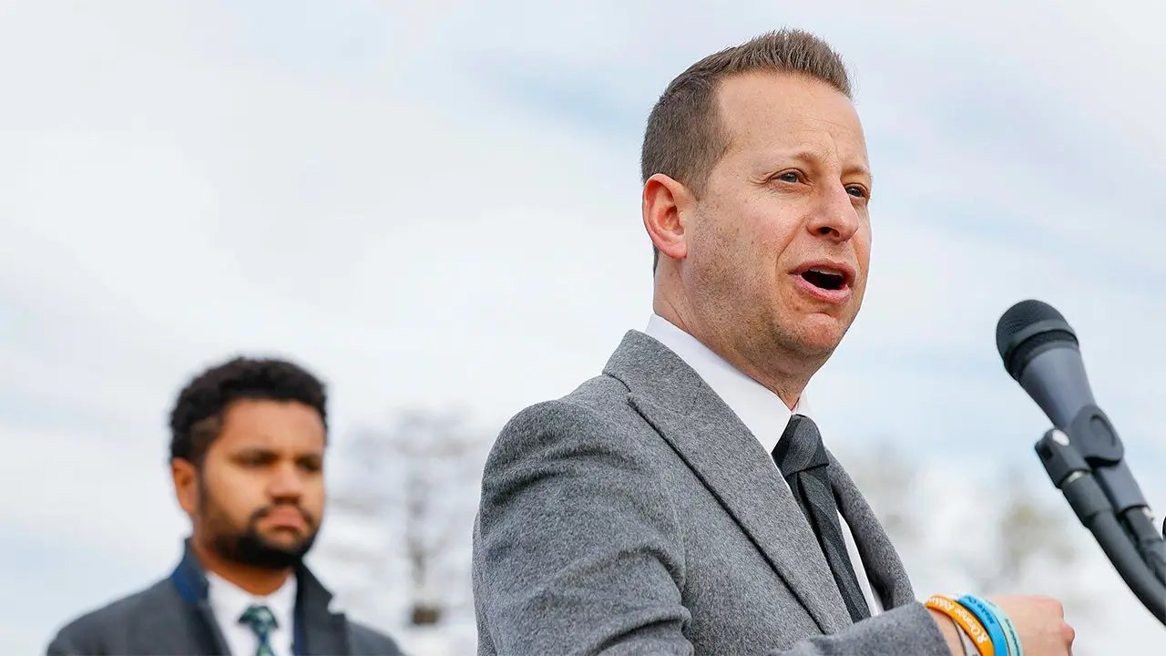Unearthed audit exposes vulnerable Dem's handling of COVID relief funds: 'Gross oversight'