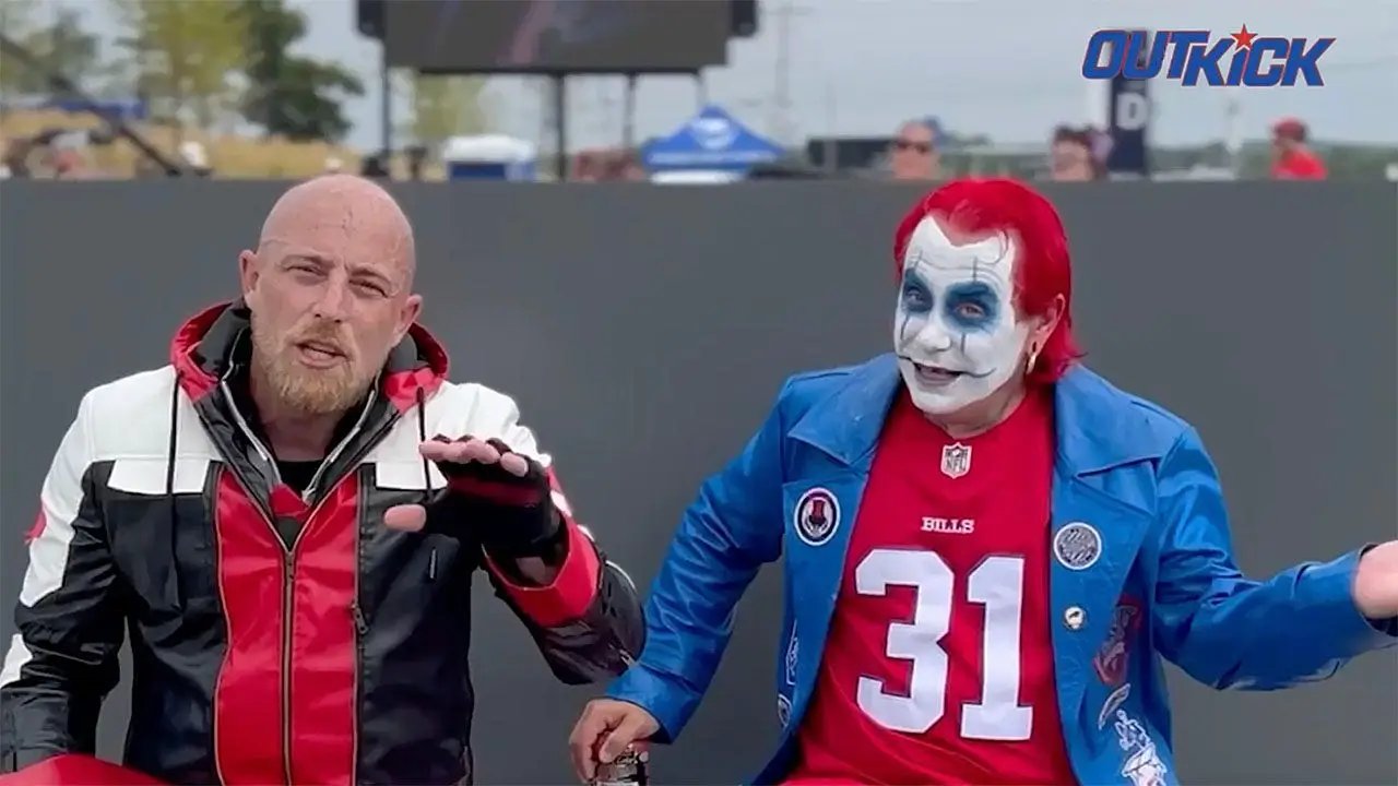 Bills superfan defends OJ Simpson's football legacy after team leaves Juice off its Wall of Fame