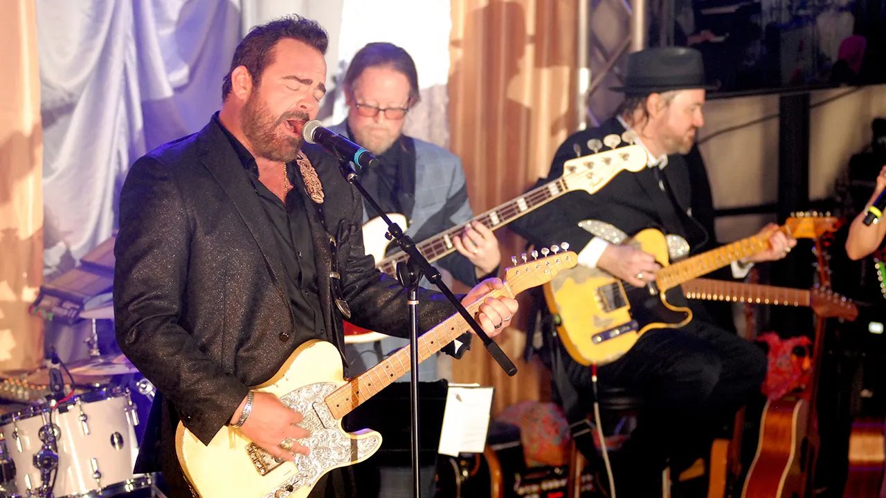 Country star, former college football player Lee Brice rips NIL, pro players going back to college