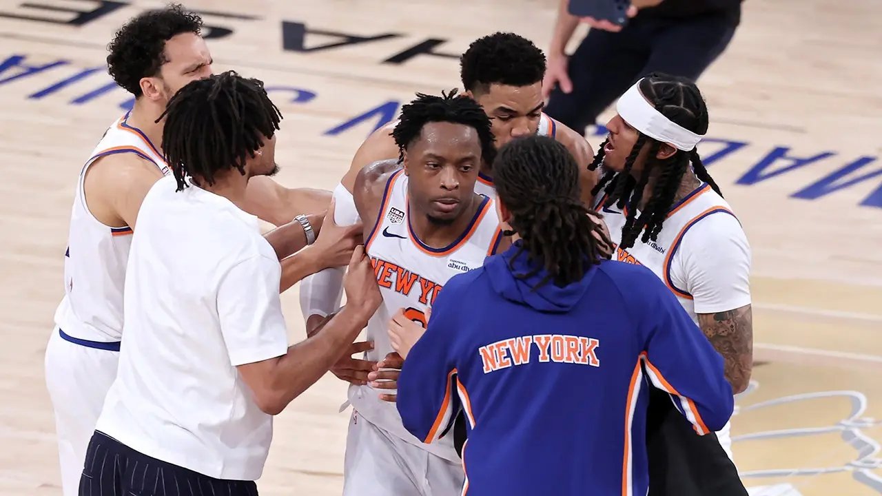 Darren Rovell remembers where he was during Knicks' Game 4 miracle against the Spurs — at home