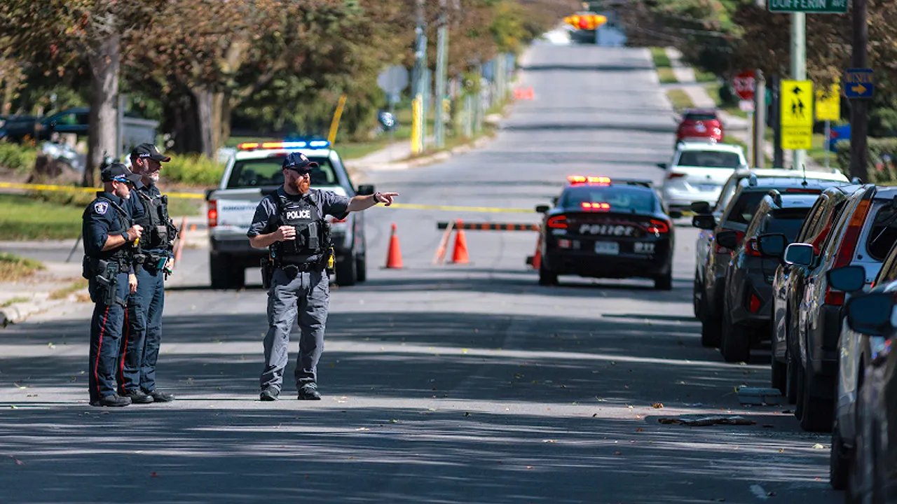 Hero armed cop stopped synagogue massacre in Canada as Jewish group calls for armed guards