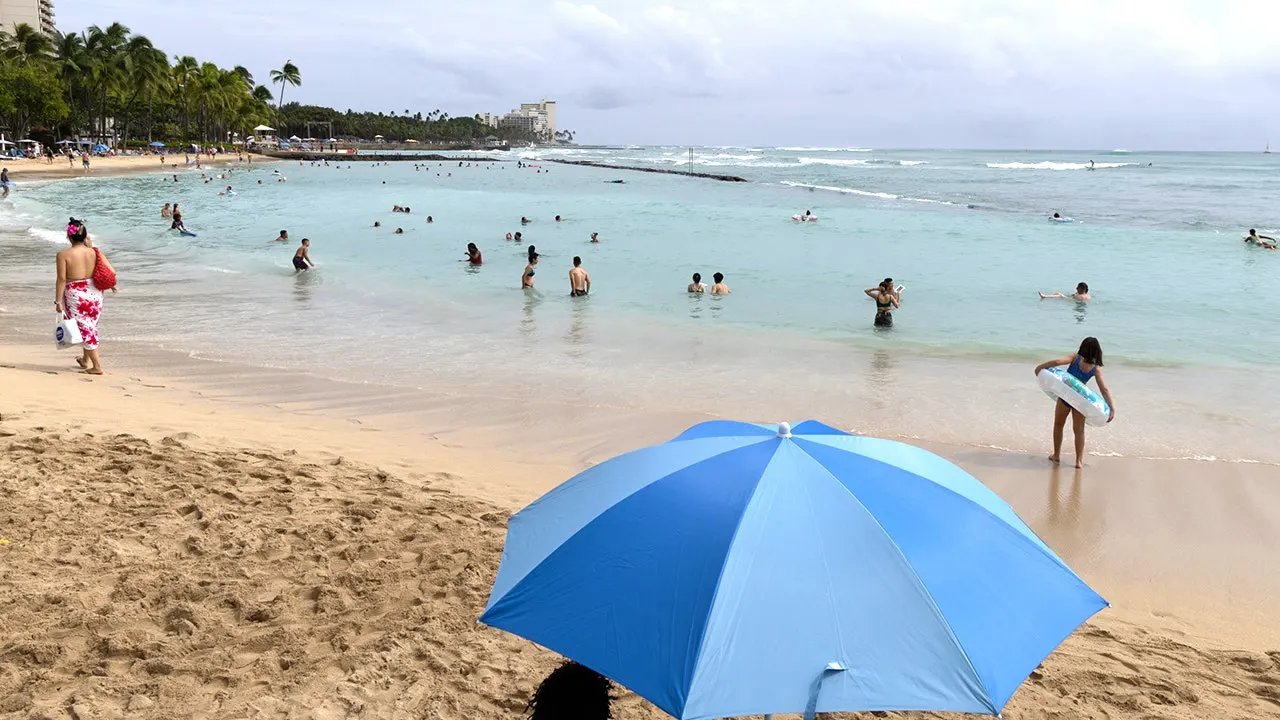 Island getaway hit with urgent warning as hurricane damage leaves travelers without power