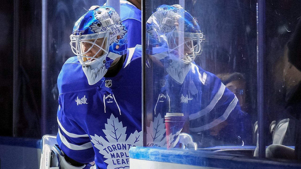 Leafs fans torch Sergei Bobrovsky online after the veteran ruins rookie lap for top pick