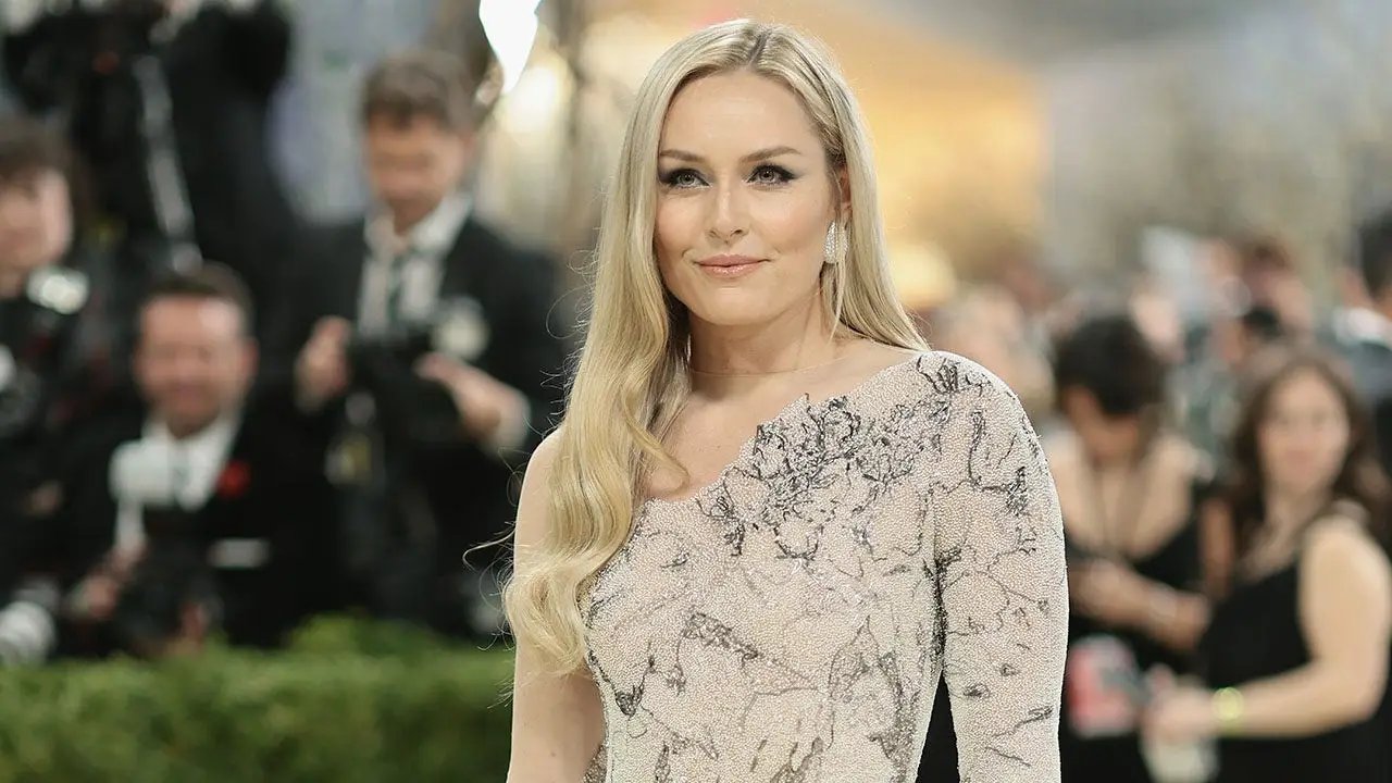 Lindsey Vonn hard launches new relationship in her bikini, Tinder date ghosted abroad & dating after marriage