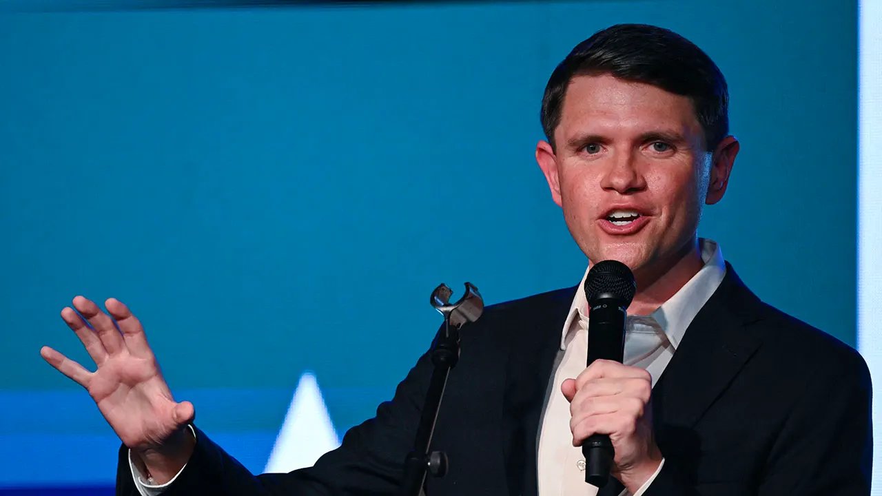 Prominent Dem’s fatal error prompts Republican to predict ‘red tidal wave’ in blue stronghold
