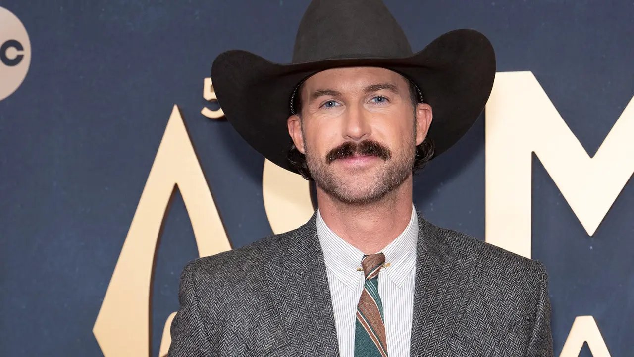 Riley Green drops 19-track album 'That's Just Me' and country music fans can't get enough