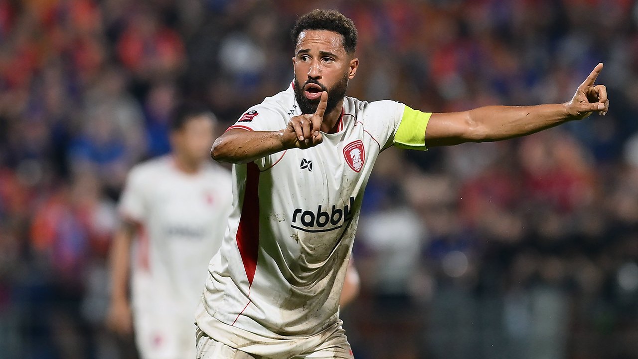 Soccer player gets smoked by lawn roller during halftime warm-up in wild moment caught on camera