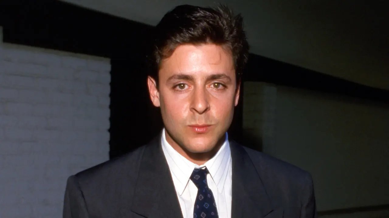 Star from 'The Breakfast Club' looks unrecognizable with long beard and hair in rare public sighting