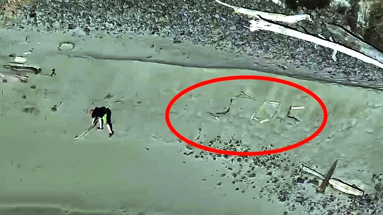 Tourists seeking 'dramatic' photo on isolated beach trapped by incoming tide