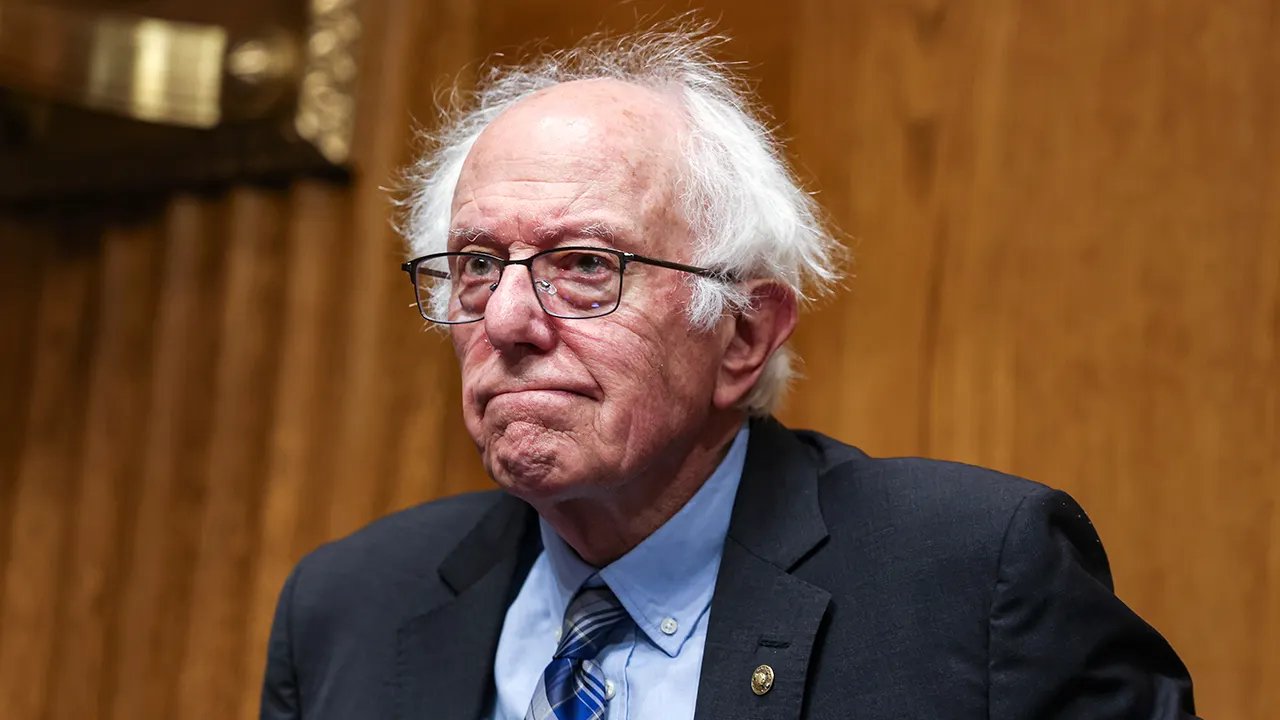 Trump FDA pick repeatedly sidesteps Sanders' universal healthcare demands in heated clash