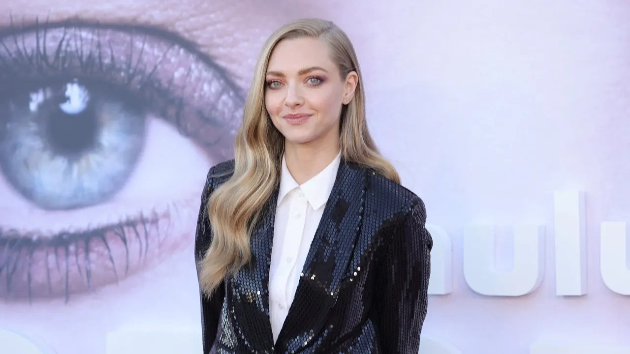 Amanda Seyfried faces harsh criticism as viewers rip her behavior in Elizabeth Holmes documentary