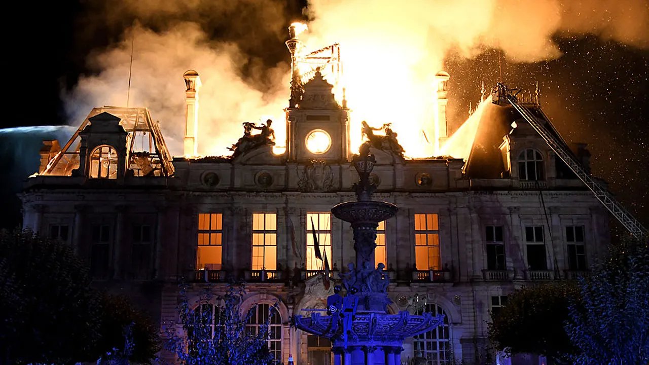 BROADCAST BIAS: Networks show France burning but highlight ‘peaceful’ protesters