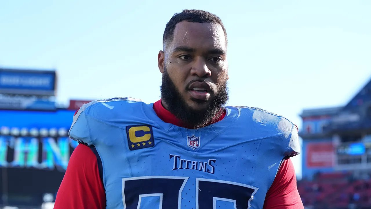 Bears acquire All-Pro defensive lineman Jeffery Simmons from Titans in blockbuster trade