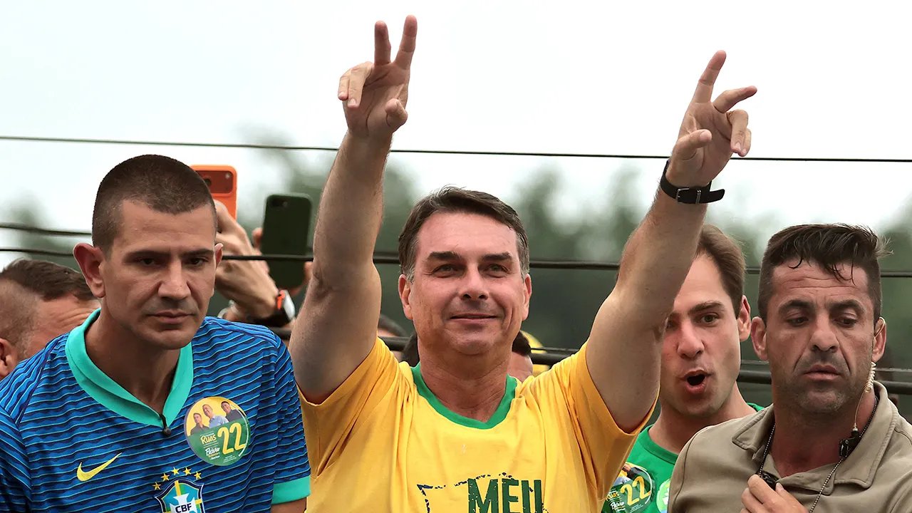 Bolsonaro wins first round of Brazilian presidential election, as Trump-backed candidates continue red wave
