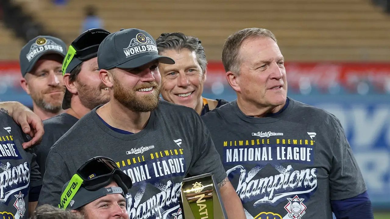 Brewers manager Pat Murphy appears to take shot at ‘horses—’ Yankees with ex-player after World Series win