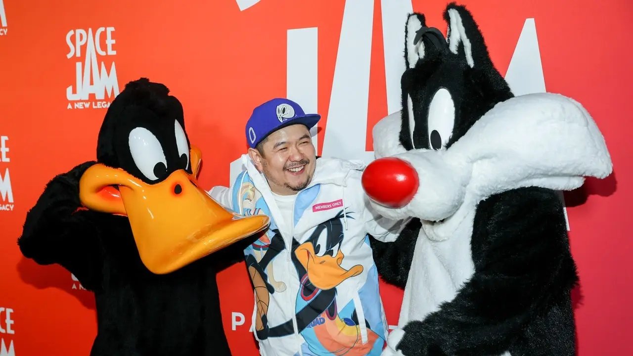 Eric Bauza, 'Looney Tunes' voice actor behind Bugs Bunny and Daffy Duck, dead at 46
