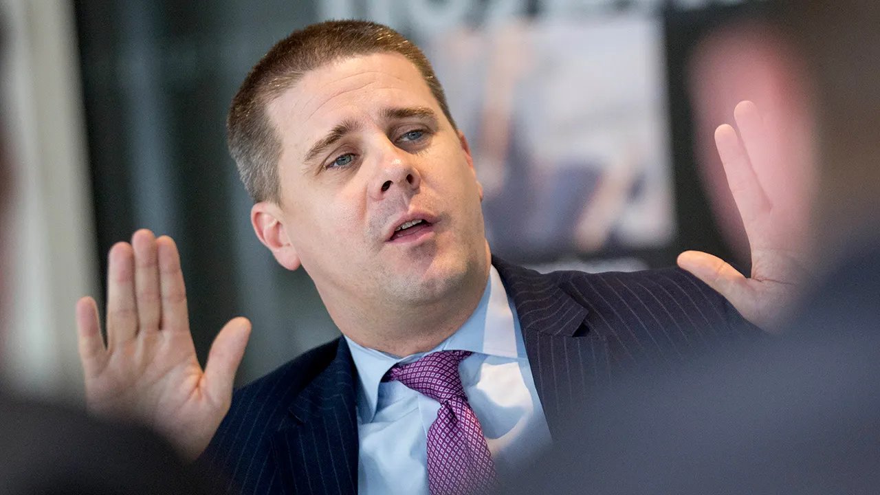 Former Obama advisor tells divided Maine Democrats to 'get over your s—' and win the race